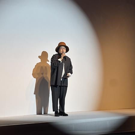 패션디자인전공 졸업작품 패션쇼 참석 이미지